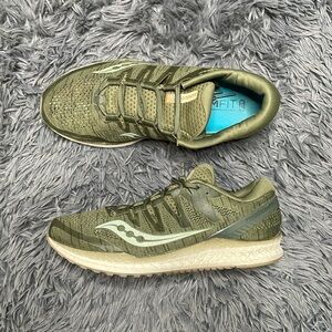 Saucony Mens Freedom ISO 2 Running Shoes Size 9.5 Camo Green
